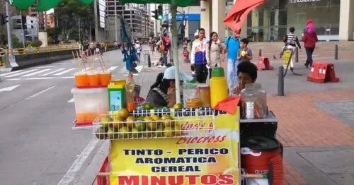 PUESTO AMBUALNTE DE JUGO  TINTO  PERICO GLORIA SERRATO